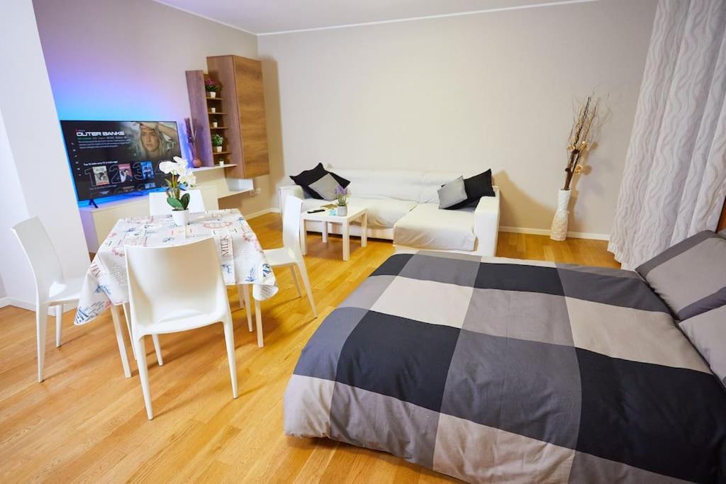 Center Aviano Comfort Suite Free Parking Wifi Exterior photo